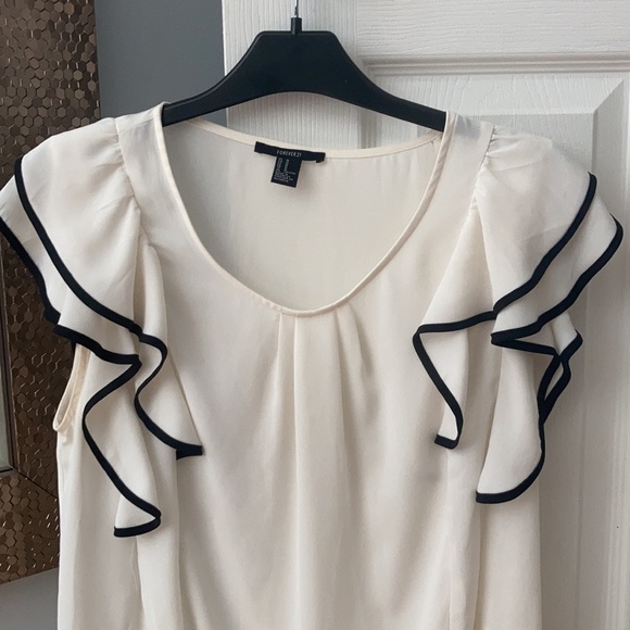 Cream Ruffle blouse - Picture 2 of 6